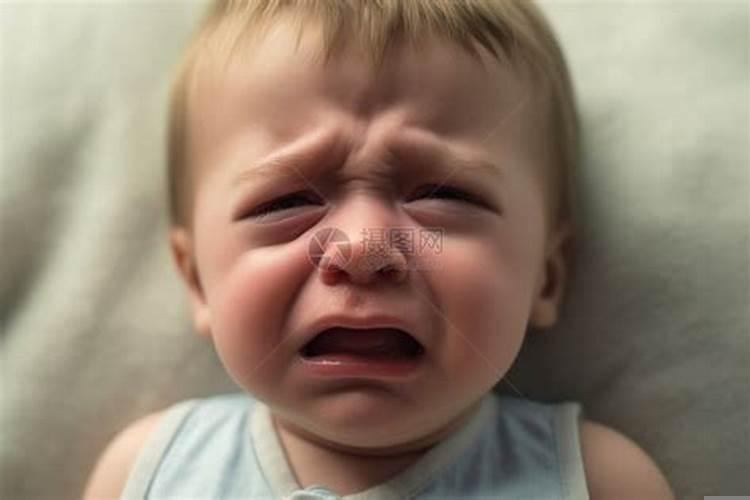 梦见弟弟哭的很厉害