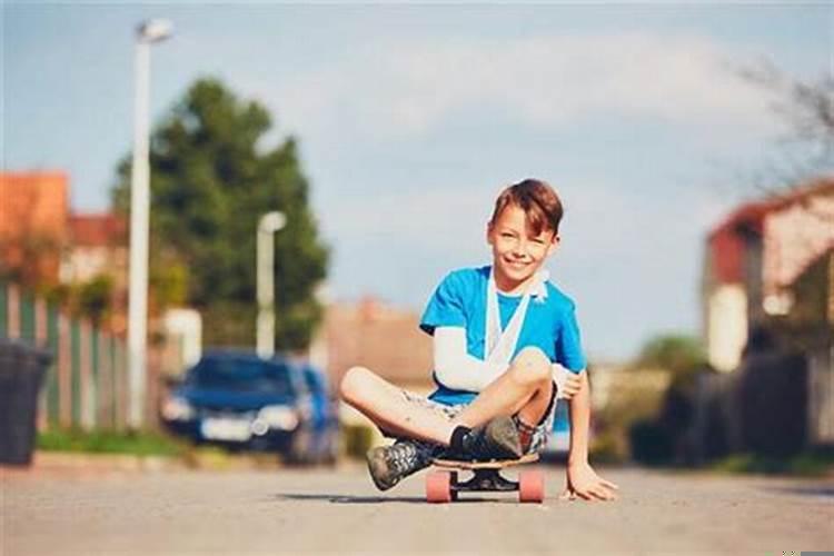 梦见自己小孩受伤是什么意思