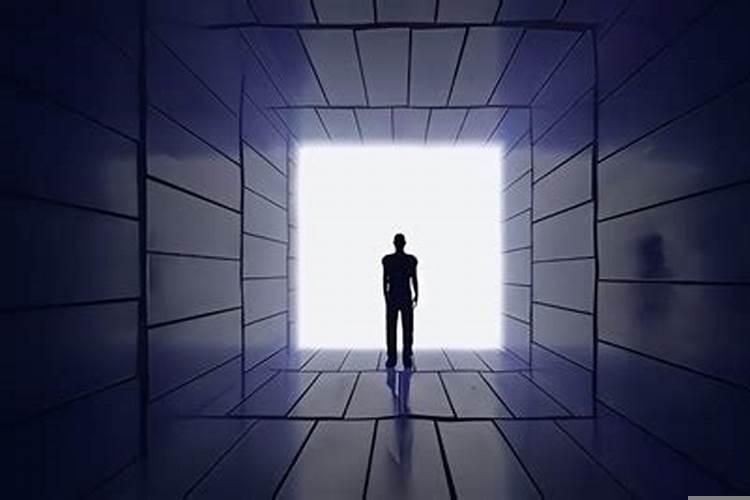 人死了会进入四维空间