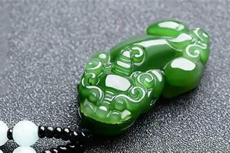 属鼠的佩戴什么玉器好