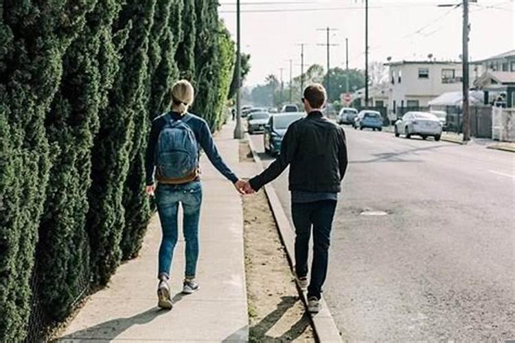 梦见狼咬自己的手是什么意思