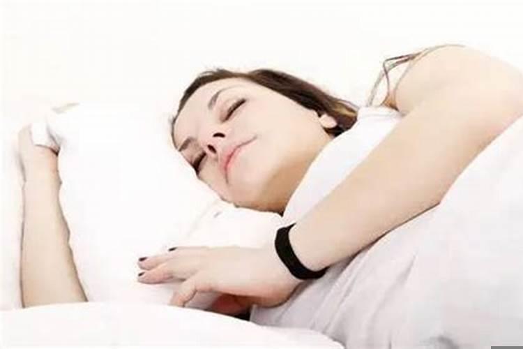 梦见被老头跟踪是怎么回事