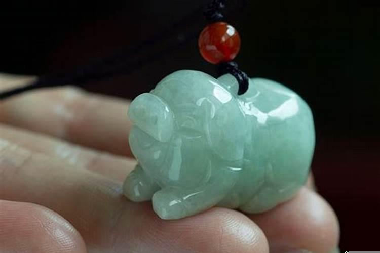 属鼠的佩戴什么玉器好