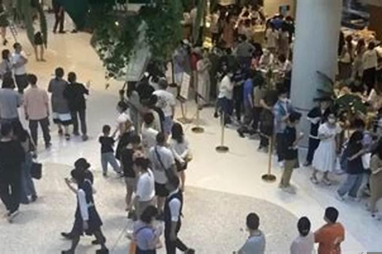 梦见自己开店人爆满