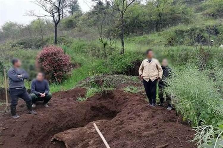 新坟三年内周围能动土吗