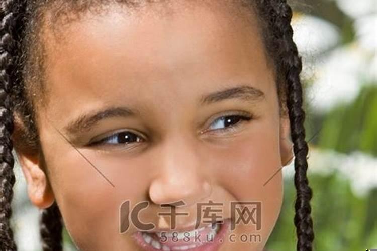 梦到混血儿男孩子