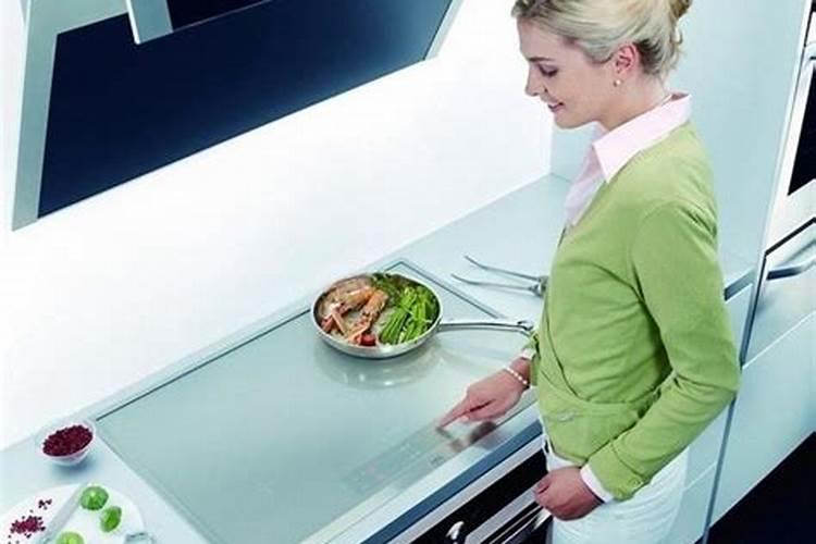 梦见做饭给过世的爷爷吃