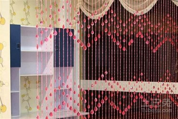 玄关挂水晶帘好还是隔断好