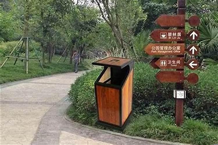 店门口有垃圾箱好不好