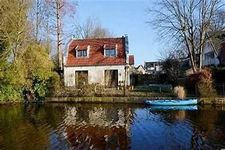 风水房子西边有水沟这个风水怎么样