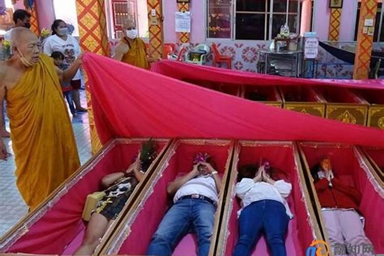 梦到死人从棺材里坐起来