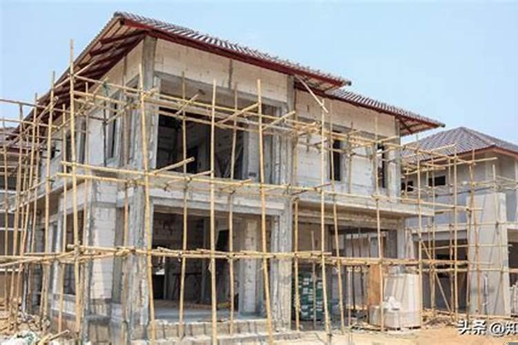 盖房空西不空东的说法