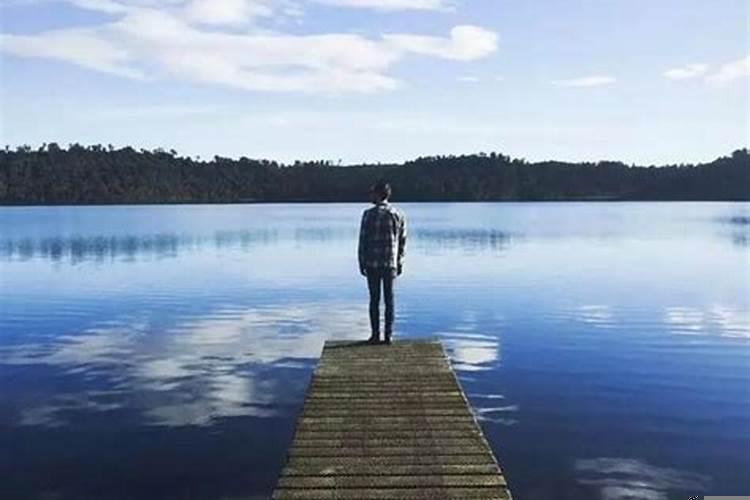 一个人在人生最低谷的时候怎么办?