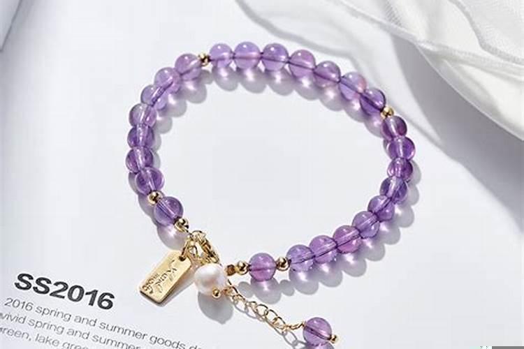 适合属狗人长期佩戴的吉祥物男