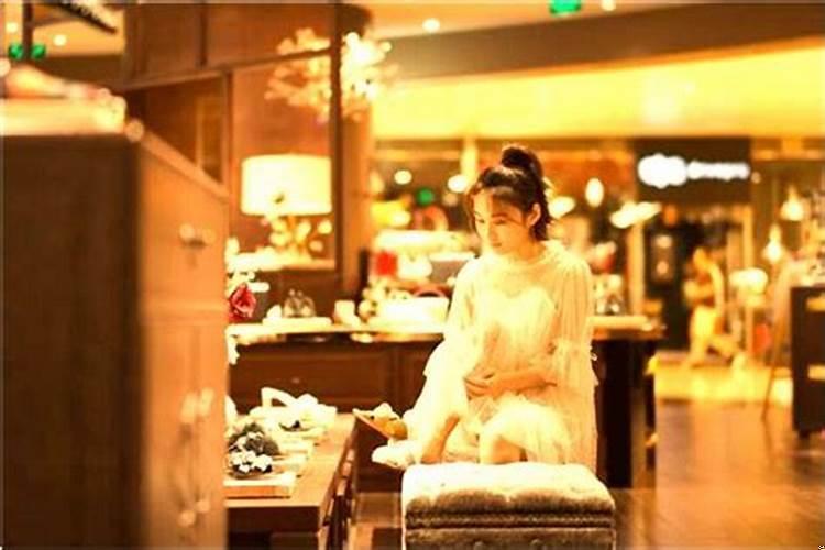 女人做梦梦到自己的情人死了