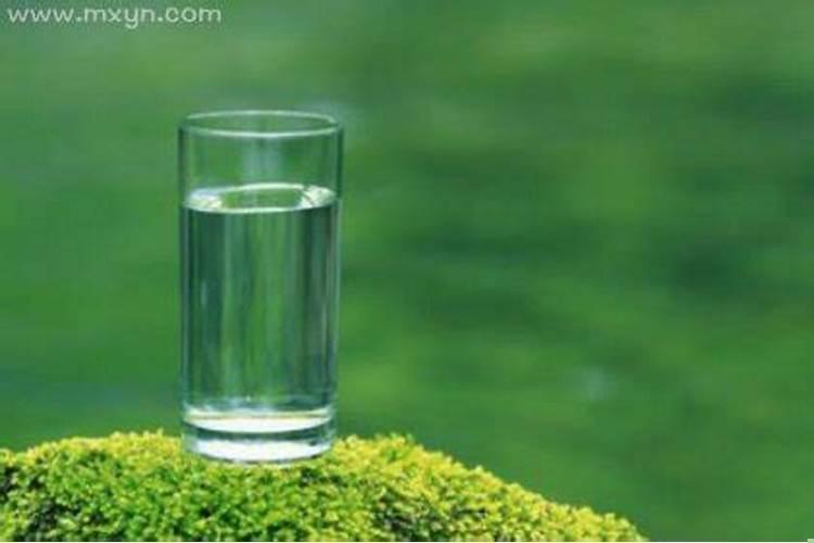 做梦梦见水是什么意思