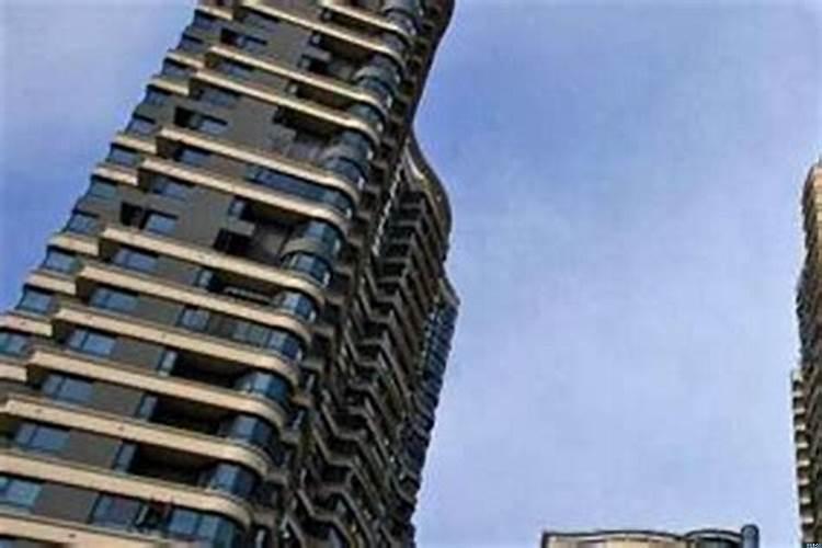 六楼顶楼带阁楼的房子好吗