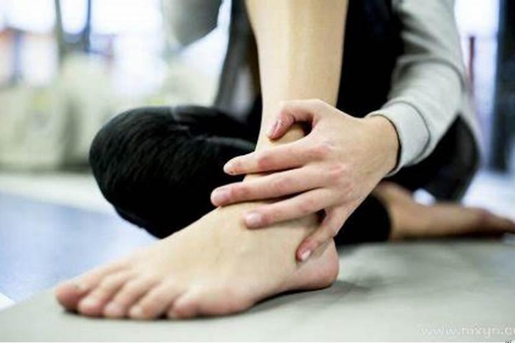 梦见自己的脚受伤了