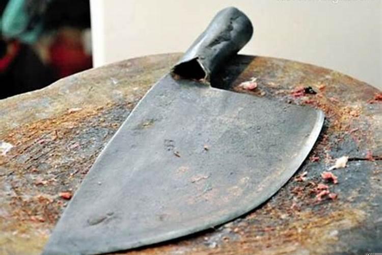 梦见别人被砍是什么意思