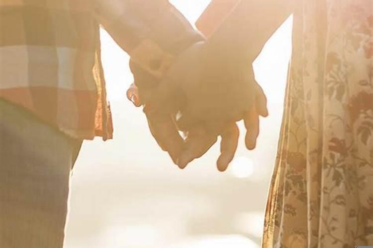 和摩羯男分手了，怎么挽回摩羯男