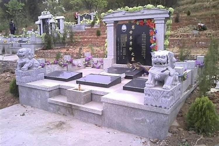 坟墓立碑注意事项