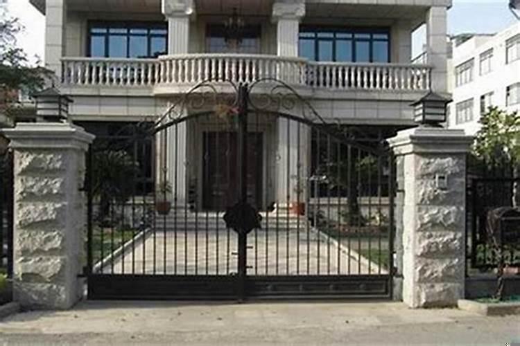 朝东南的大门应该什么颜色