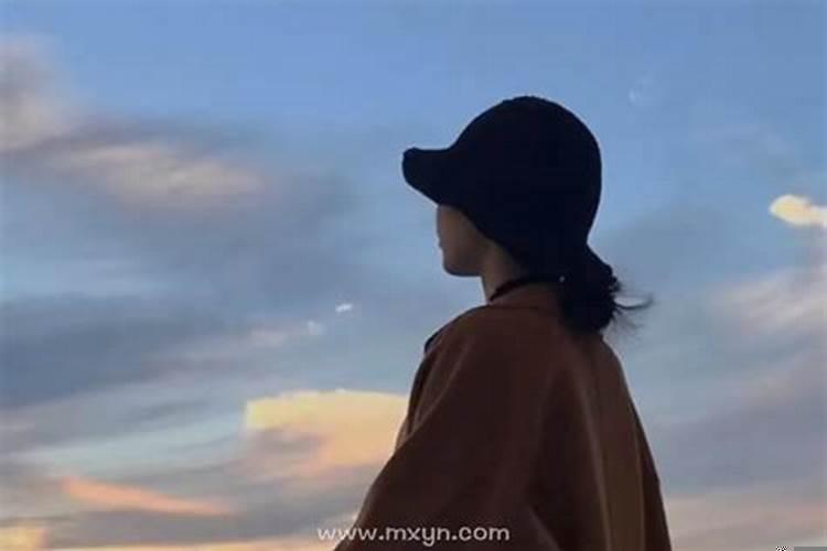 梦见老公拿了很多钱