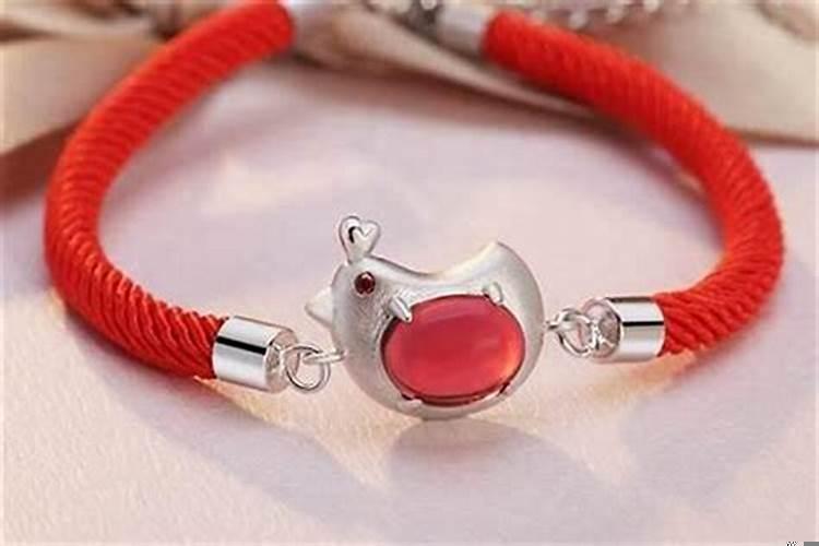 手链戴自己属相好吗