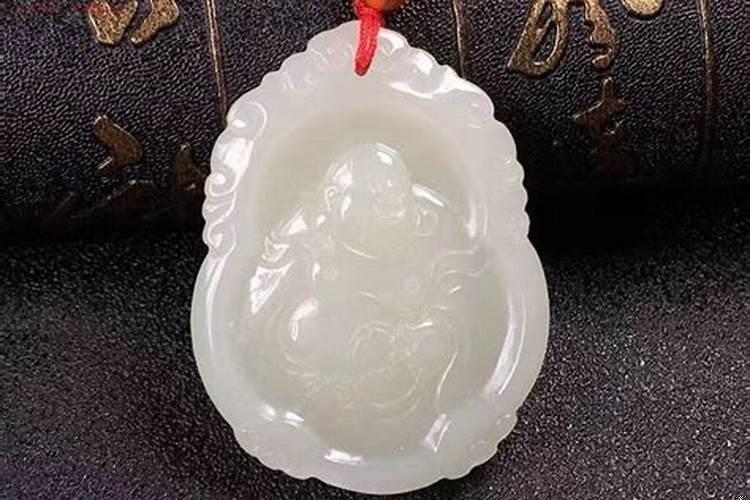 男人戴什么玉吊坠招财转运风水好