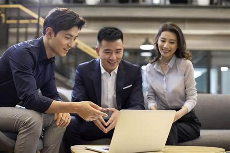 老年人翡翠吊坠