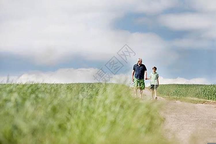 周公解梦梦见别人洗澡是什么意思啊