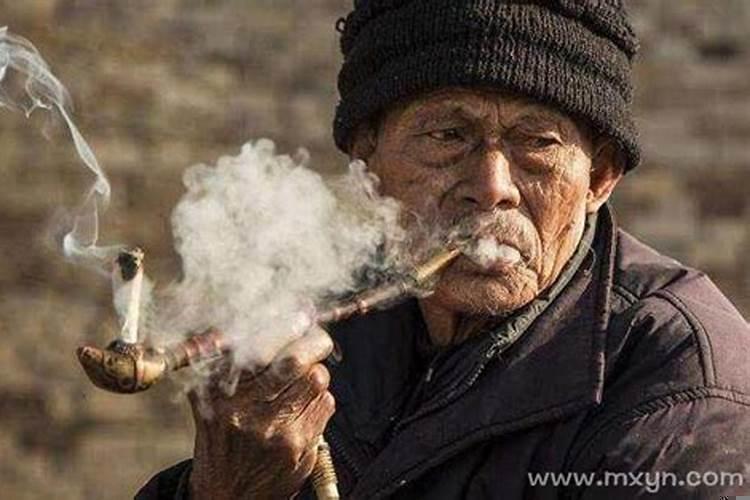 梦见死去的长辈活着