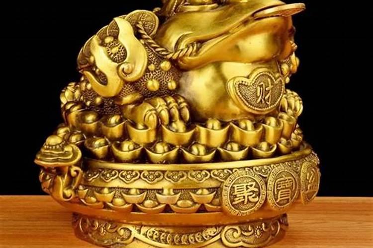 三条腿的金蟾有几种形状