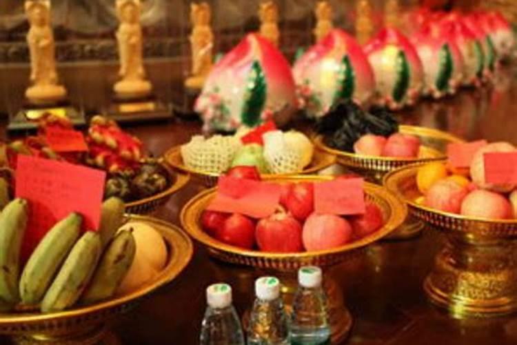 大门对外面的窗户好不好