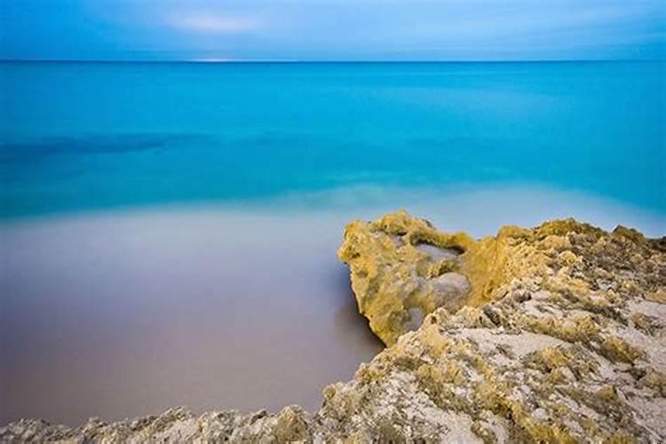 男缺水女缺金可以在一起吗？八字金旺水旺的女命