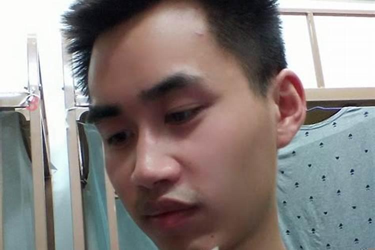 为什么看镜子感觉自己很帅