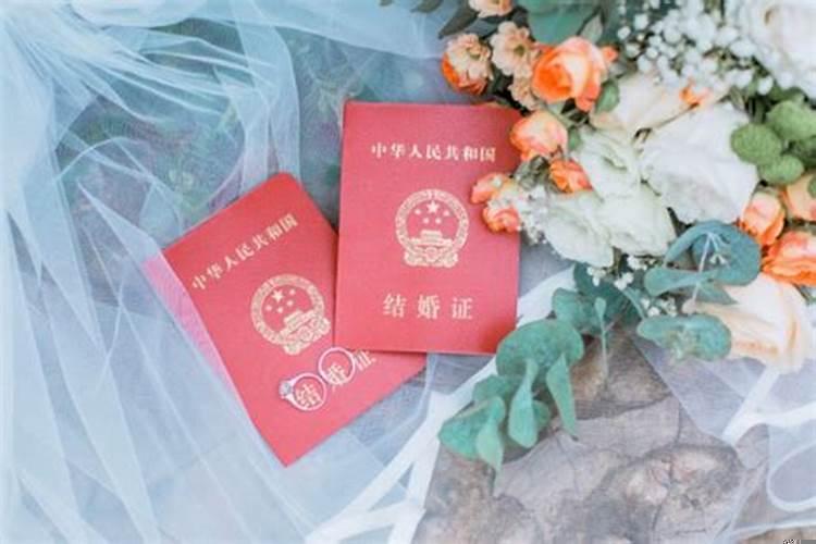 2025年六月订婚哪天日子好