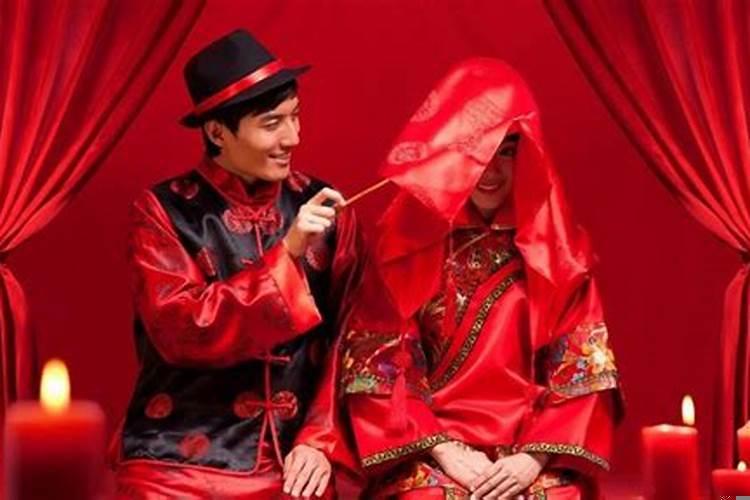 夫妻俩个生肖相冲(八字地支合而不化)