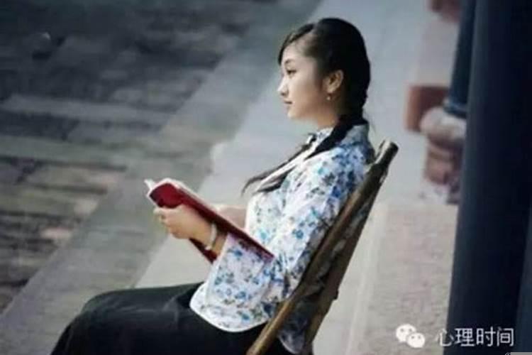 不要轻易放弃一段感情英语 男朋友家境不太好怎么办