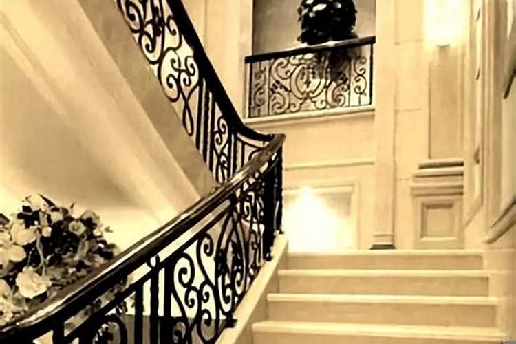 别墅楼梯踏步宽度和高度