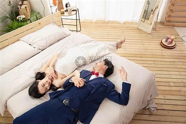 浪漫温馨夫妻卧室(神煞有桃花煞)