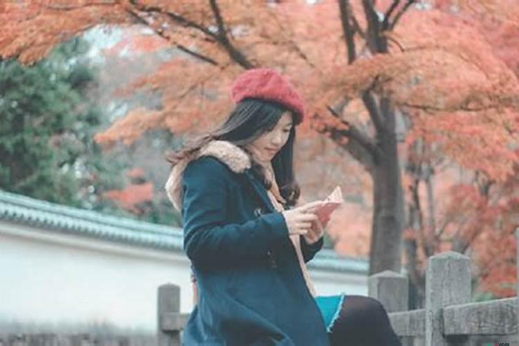 做梦梦到多年不见的小学同学?梦到一个陌生男子