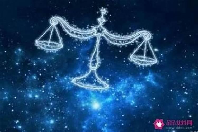 天秤男对你失去兴趣的表现（天秤座男生不喜欢一个人的表现形式）