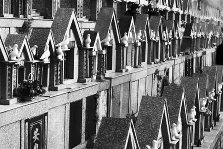 梦见自己家房屋着火好多人都在救火？梦见娘家房子着火了是什么征兆