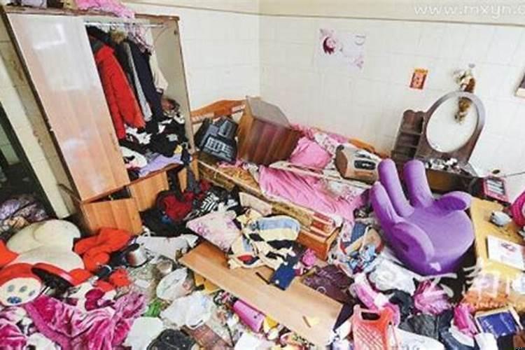 做梦梦见看别人钓鱼是什么意思？做梦梦到别人钓鱼是什么征兆