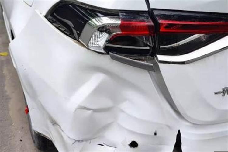 梦见被碰伤什么意思啊？梦见骑车摔倒受伤是什么意思呀