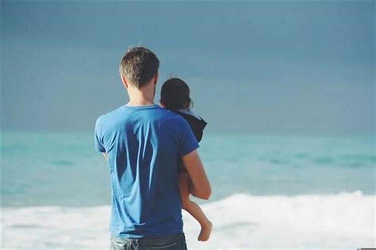 女人梦见在看山水美景(梦到美景是什么意思)