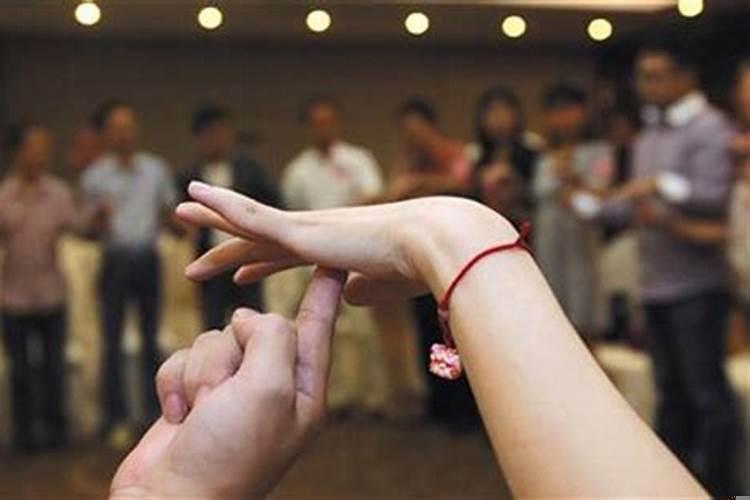 男人婚外情不离婚什么心理？男人彻底想离婚怎么挽回