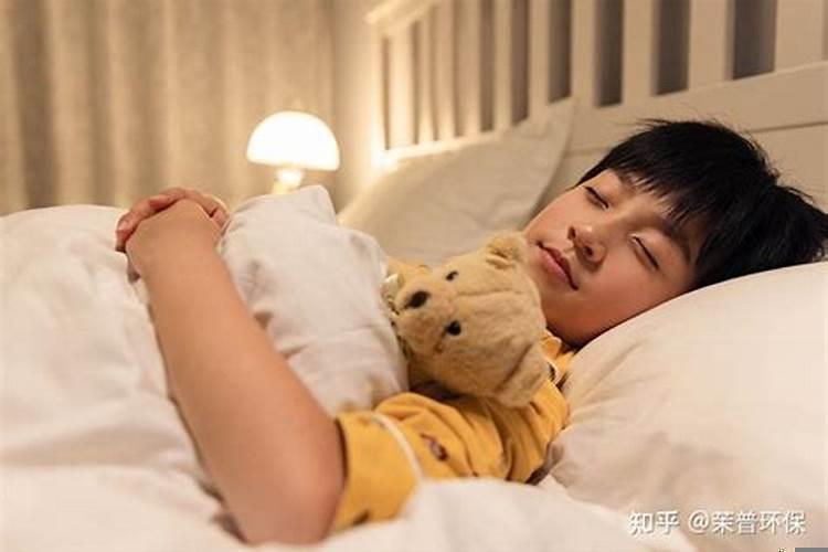 自己睡觉老是做噩梦（梦见骑电动车撞人了）