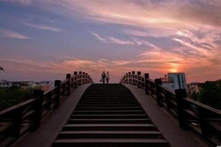 梦见已经死去的邻居还活着 梦见死去的邻居是什么意思